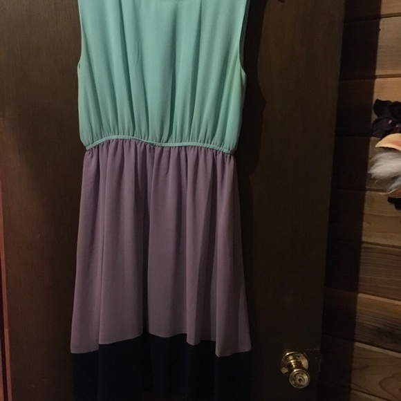 BCBG Maxazria M dress excellent preowned condition - Picture 4 of 4